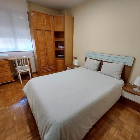 Piso Sencillo Y Acogedor Con Parking Gratuito Apartment Baranain Exterior photo